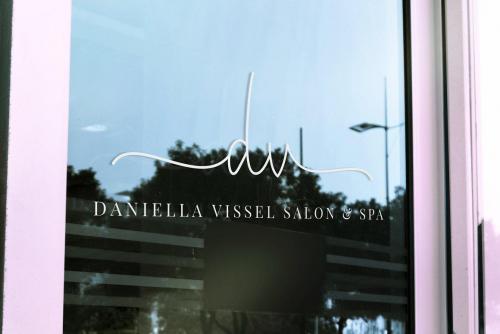 Miya-Wayne-Lovely-Script-Font-5