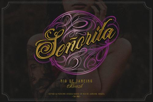 Acuentre Script Font