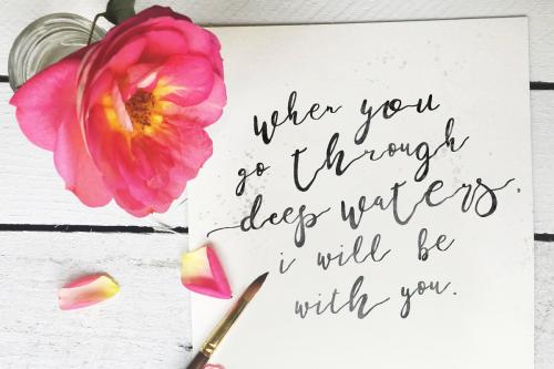 Arrow Script Font