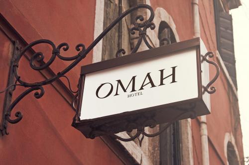 Asmath Sharp Serif Font