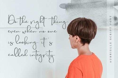 Aubrielle Script Font