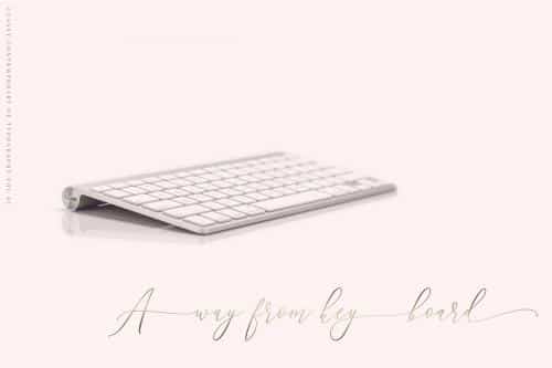 Aurellia Script Font