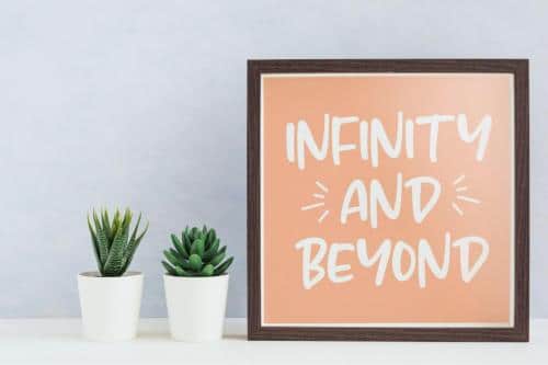 BOUNCY Script Font