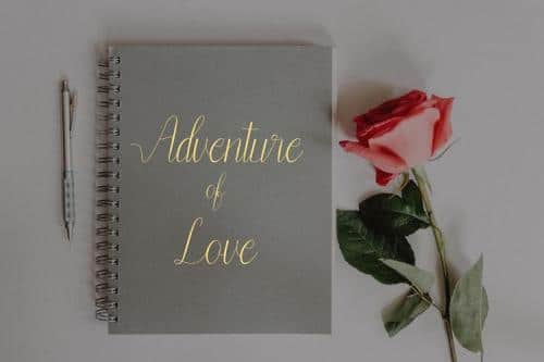 Belynti Calligraphy Font