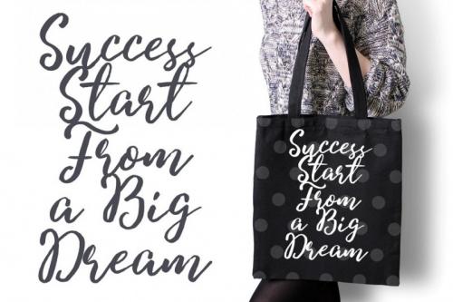 Charitta Organic Script Font