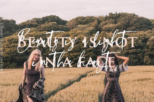 Chunky Handwritten Signature Font