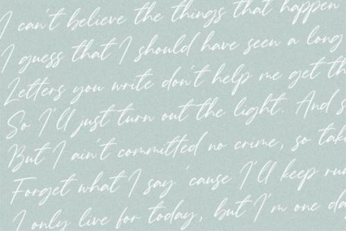 Gardenisa Script Font