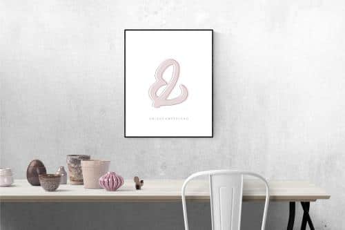 Guthen Bloots Allcaps Font