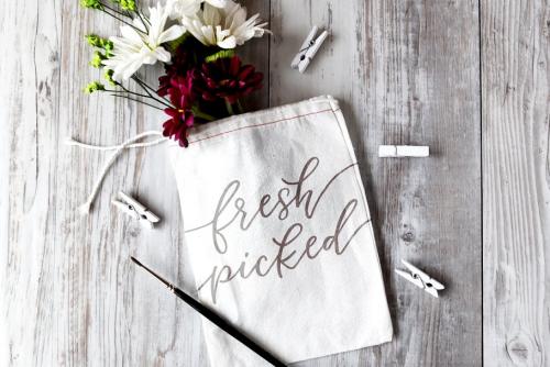Hawthorne Script Font