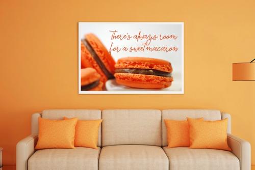 Macarons Script Font