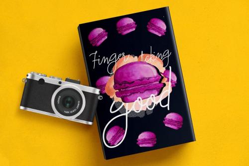 Macarons Script Font