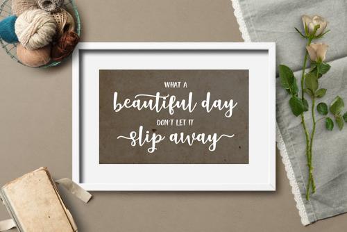 Naishila Dancing Script Font