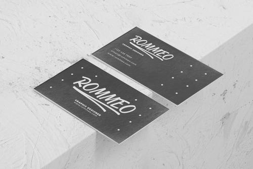 Ondfuturs Hand Script Font