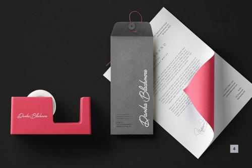 Riviera Signature Font