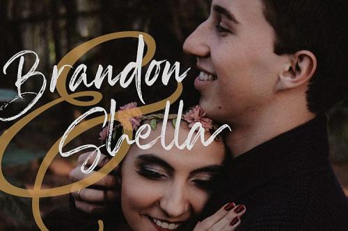 Sail Royals Brush Font