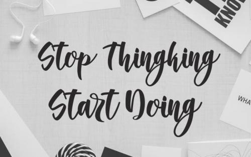 Simple Boy Script Font