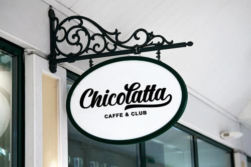 The Brands Script Font