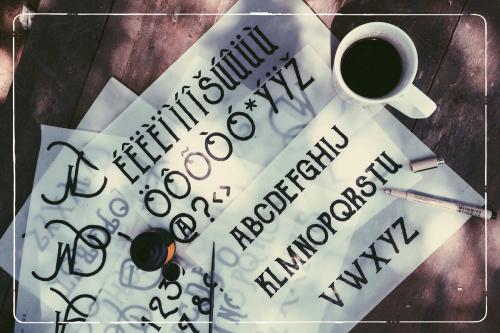 The Goldsmith Vintage font